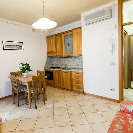 Aparthotel California 4*