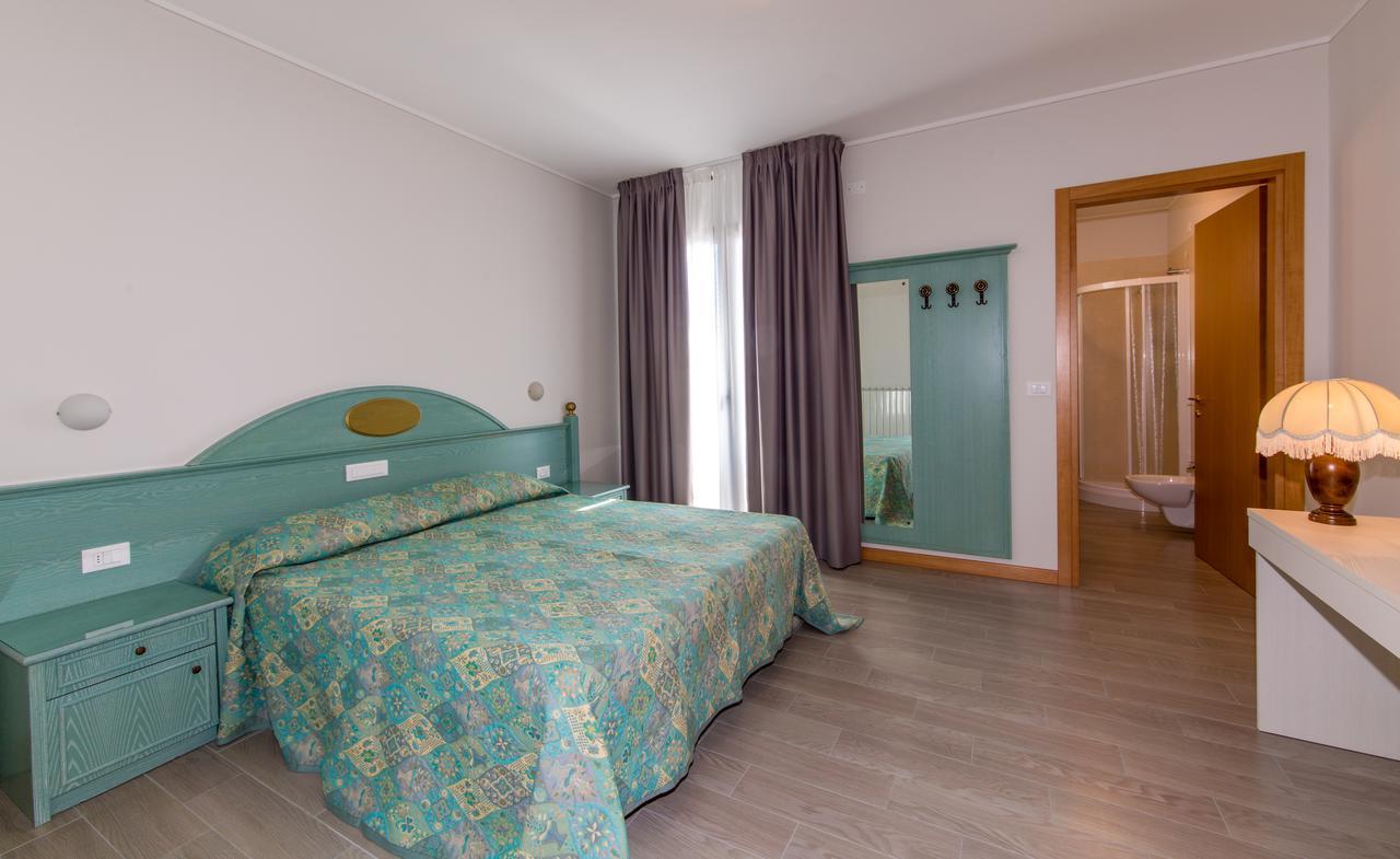 Aparthotel California *