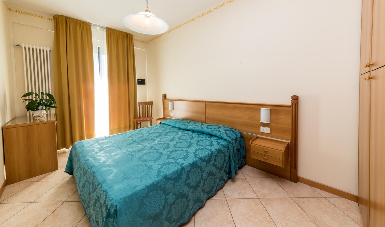 Aparthotel California 4*