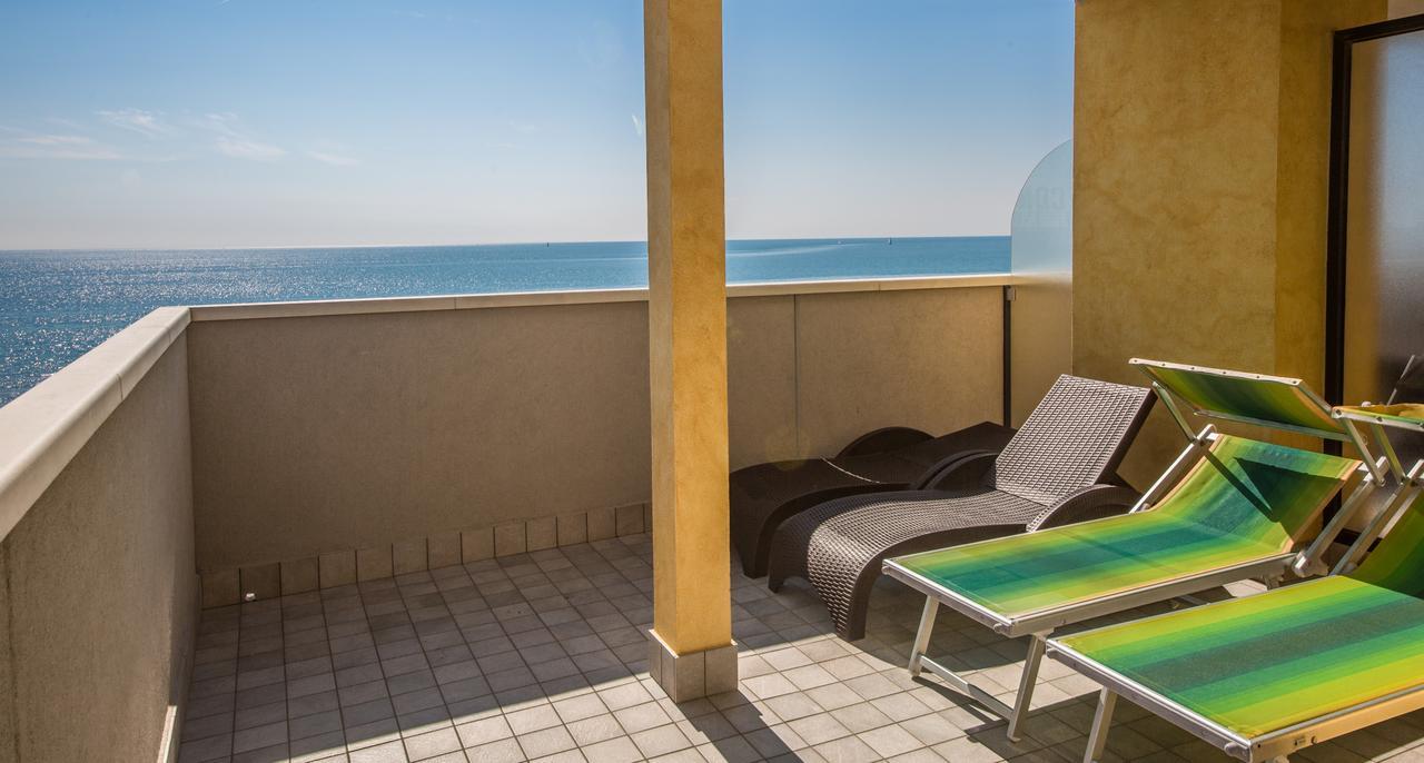 Aparthotel California *