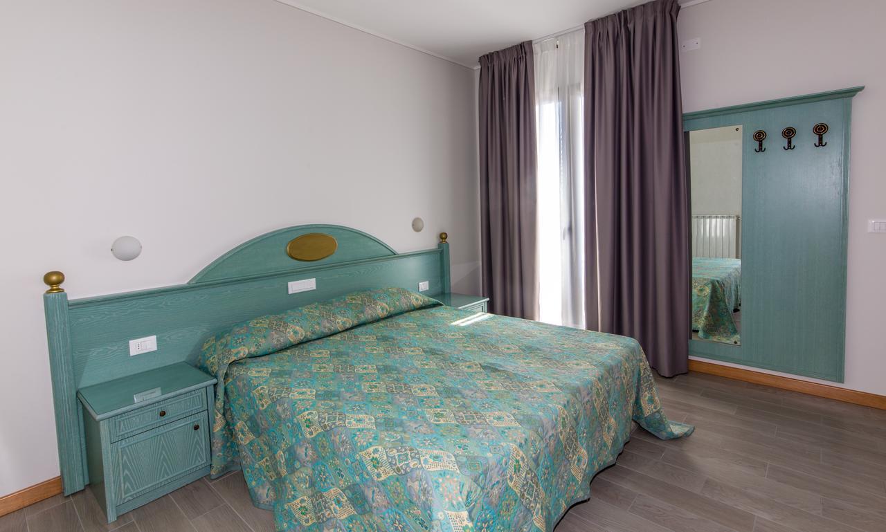 Aparthotel California 4*